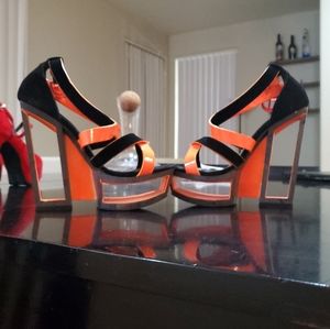 Black and neon orange open block wedge